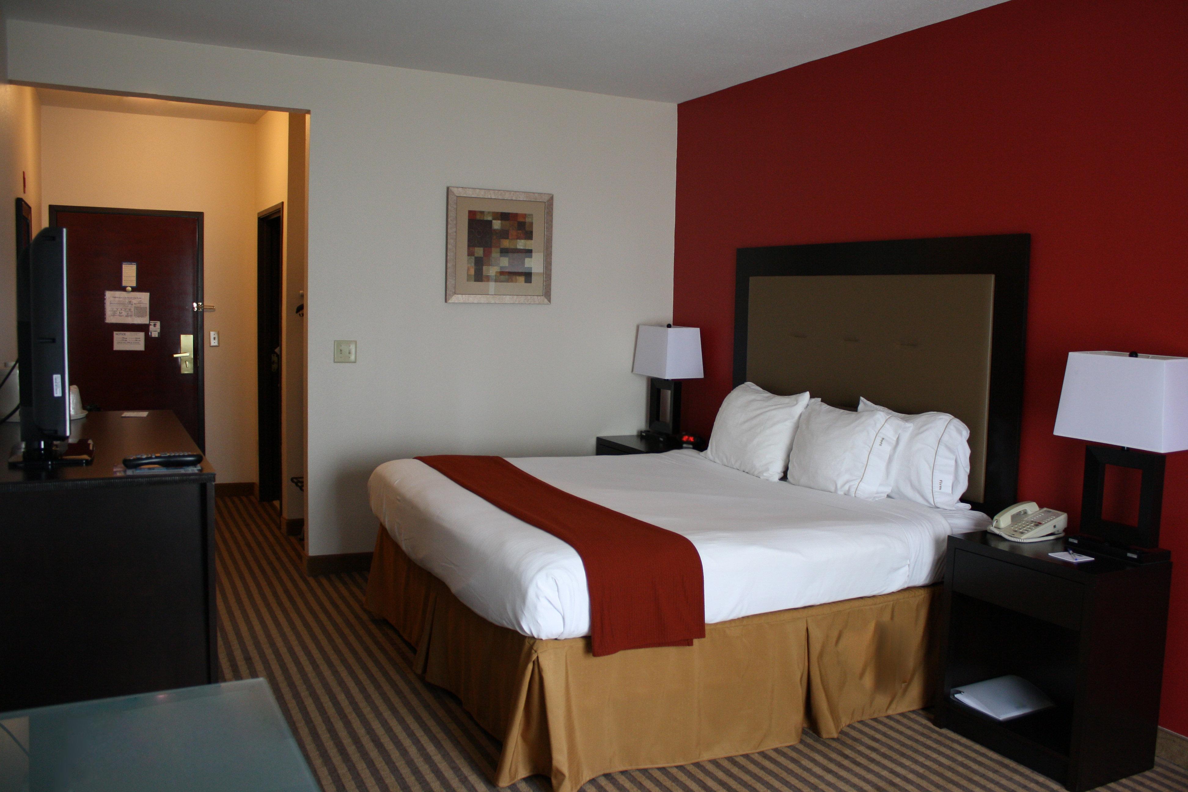Holiday Inn Express Hotel & Suites Livingston Exterior photo
