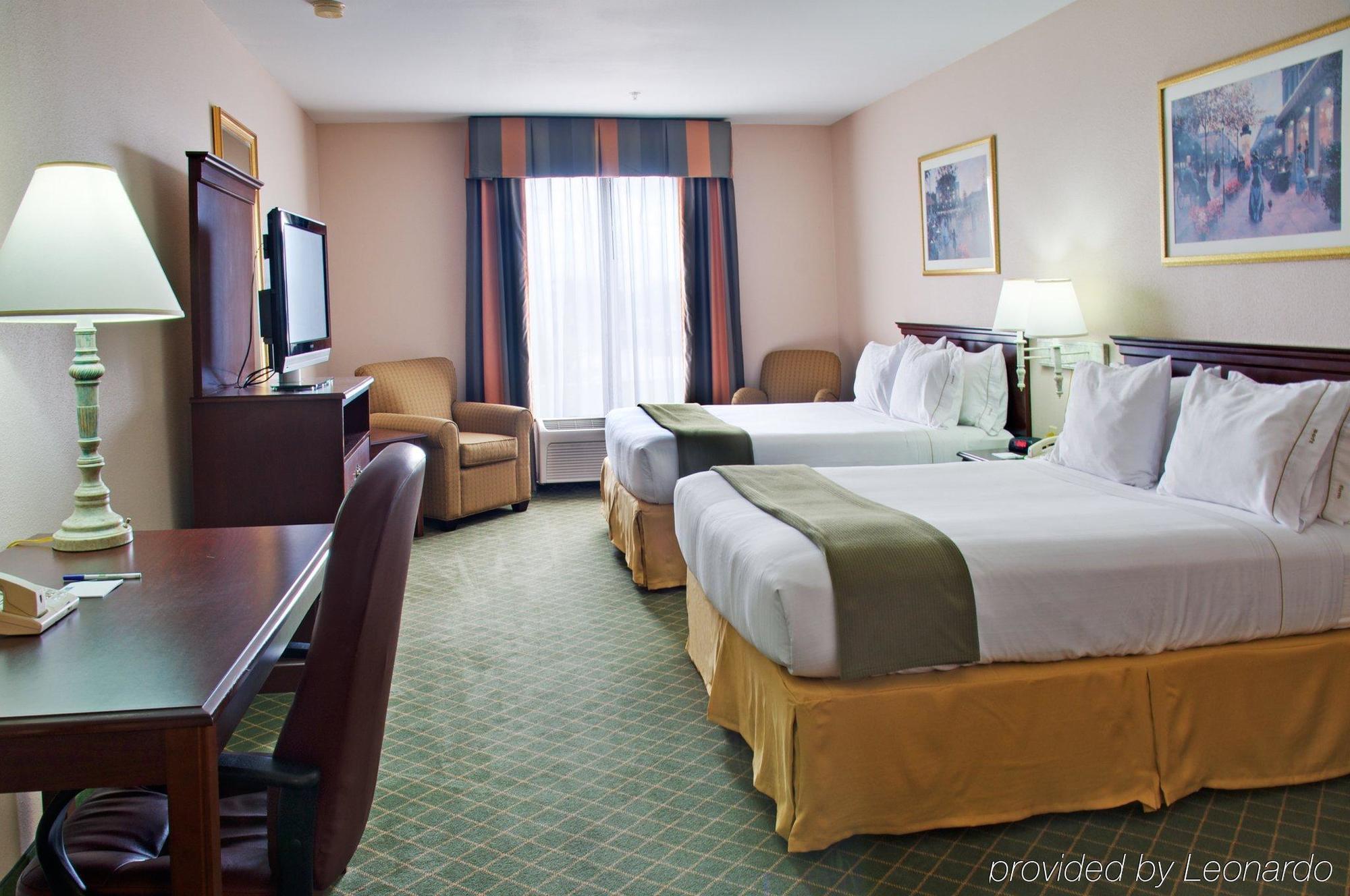 Holiday Inn Express Hotel & Suites Livingston Room photo