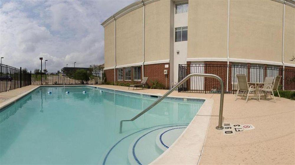 Holiday Inn Express Hotel & Suites Livingston Exterior photo